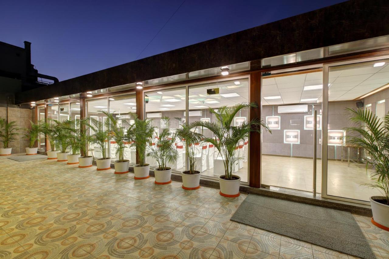 Hotel The Lotus Park Ahmedabad Eksteriør bilde